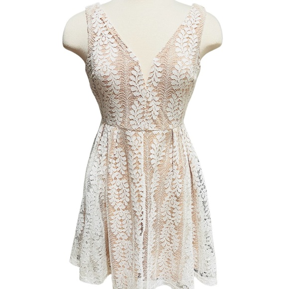 Lulus All of My Heart Lace Skater Short Mini Dress, Cream White Size Medium NWT - Picture 6 of 12